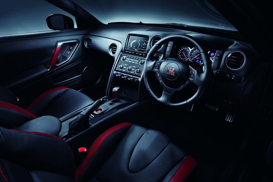  Nissan GT-R 2014 года  (фото 2 из 80)